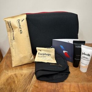 American Airlines Brandon Blackwood Black Amenity Bag with Red Zipper